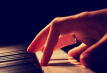 开云-当绿茵闪电撞上绿衫铁壁！姆巴佩奥运单挑凯尔特人，数据揭秘世纪交锋