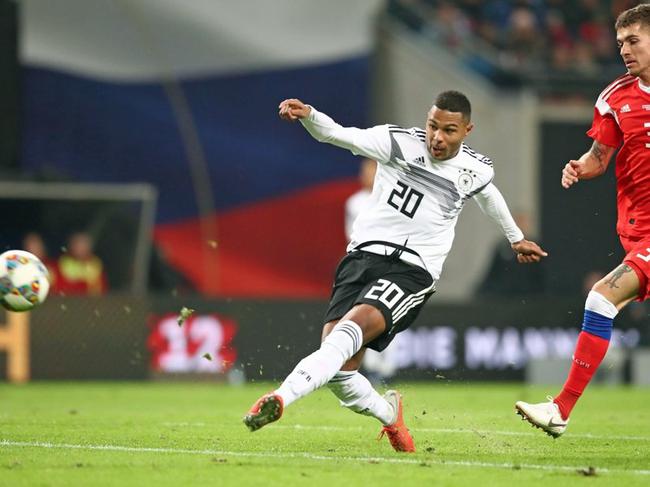 曼城碾压巴西，格纳布里高光表现