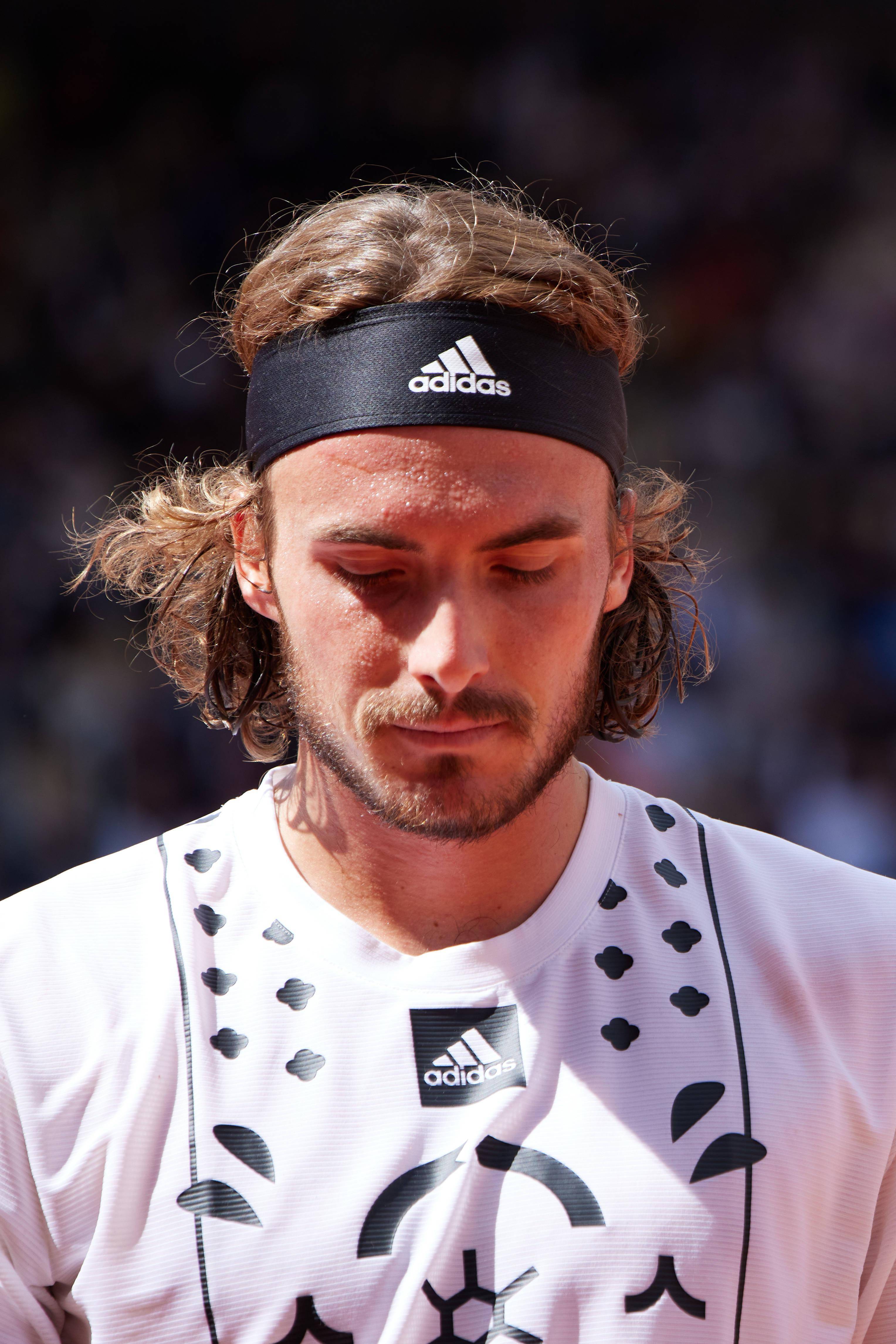 开云体育中国-法国网球队险胜世界网球队，西西帕斯三分雨点燃全场