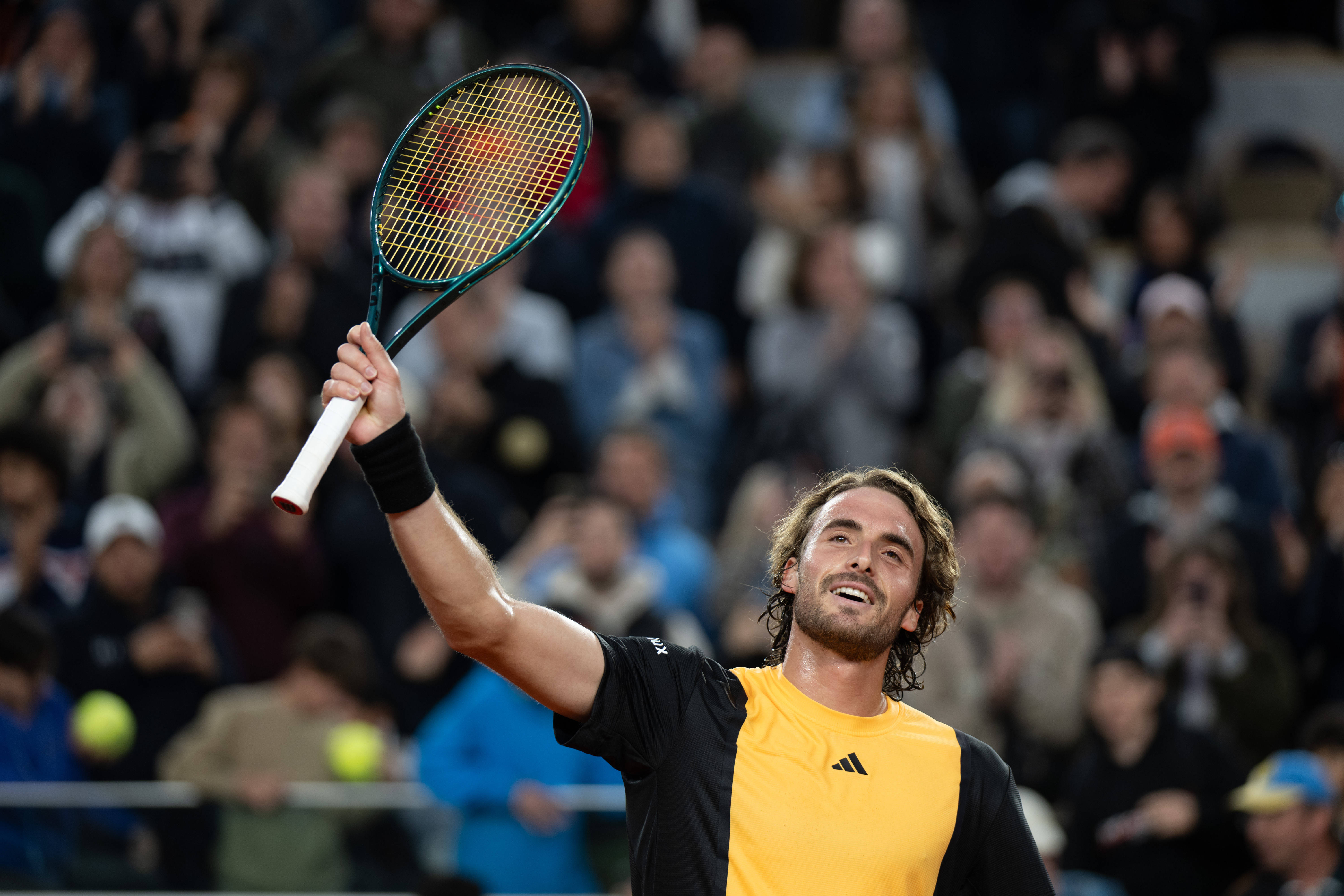 法国网球队险胜世界网球队，西西帕斯三分雨点燃全场