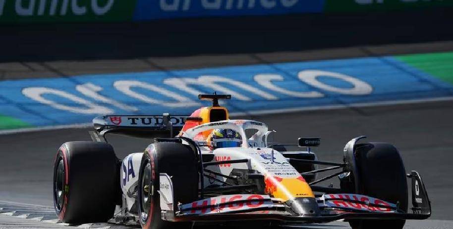 红牛车队险胜红牛二队，阿隆索统治全场