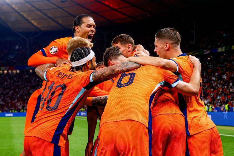 开云体育登录-队伍多次碰撞，世界杯预选赛变幻莫测