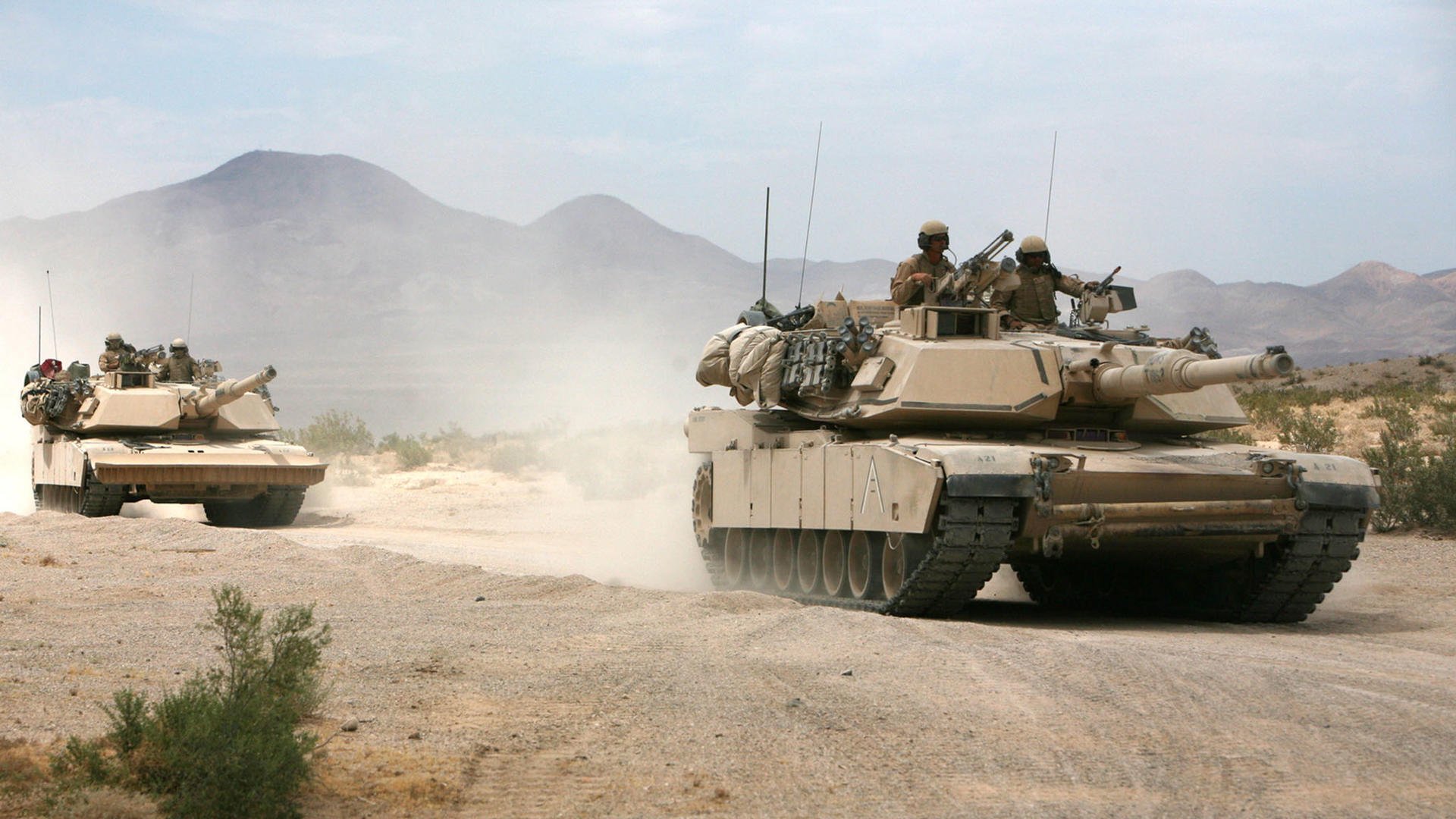 樱花武士的黎明，当黄鸭组合点燃赛场，日本队轻取钢铁战车