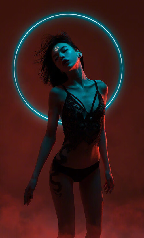 开云体育在线-当埃菲尔铁塔遭遇红黑风暴，苏亚雷斯在巴黎的暮年，用一粒金子般的进球锁死圣西罗的叹息