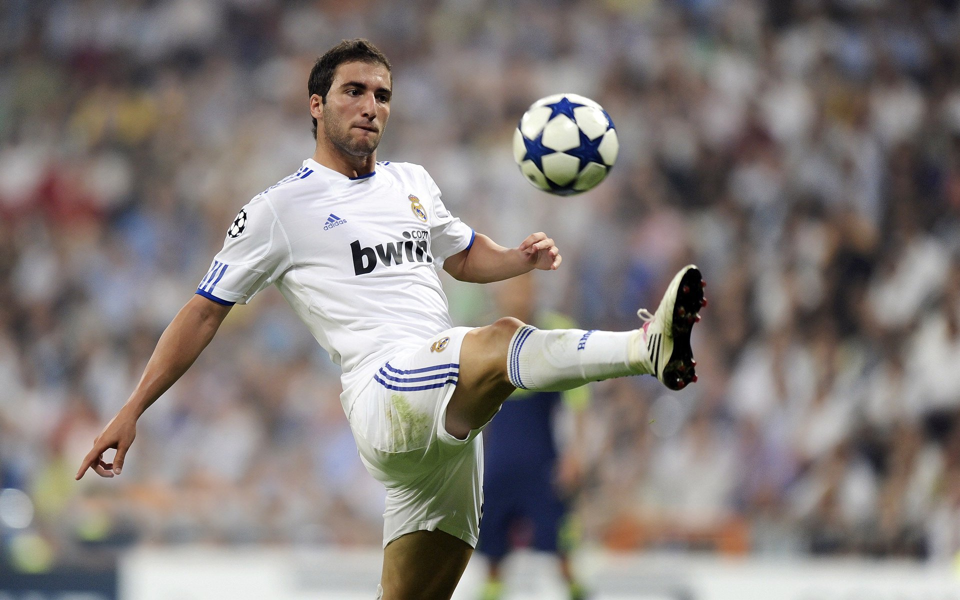 开云体育中国-临界点，若日尼奥的双响炮如何将德甲冠军悬念劈成两半